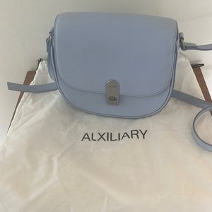 Aritzia Auxiliary Crossbody bag EUC